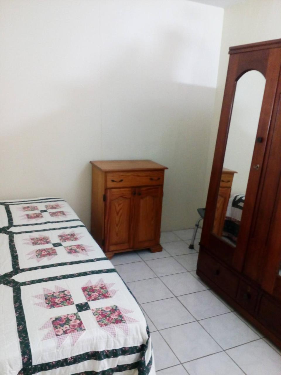 Cozy & Comfy Διαμέρισμα Portmore Εξωτερικό φωτογραφία