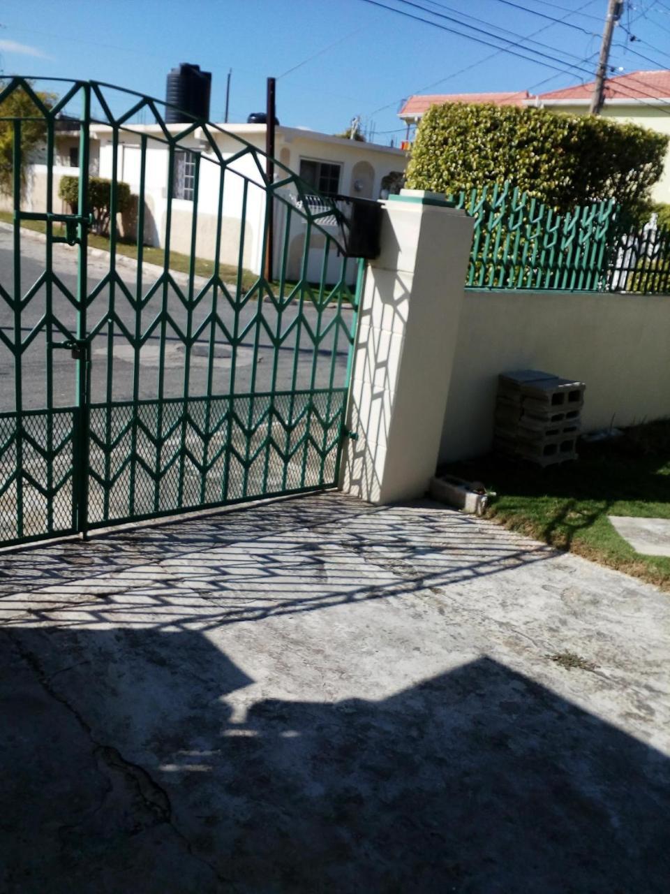 Cozy & Comfy Διαμέρισμα Portmore Εξωτερικό φωτογραφία